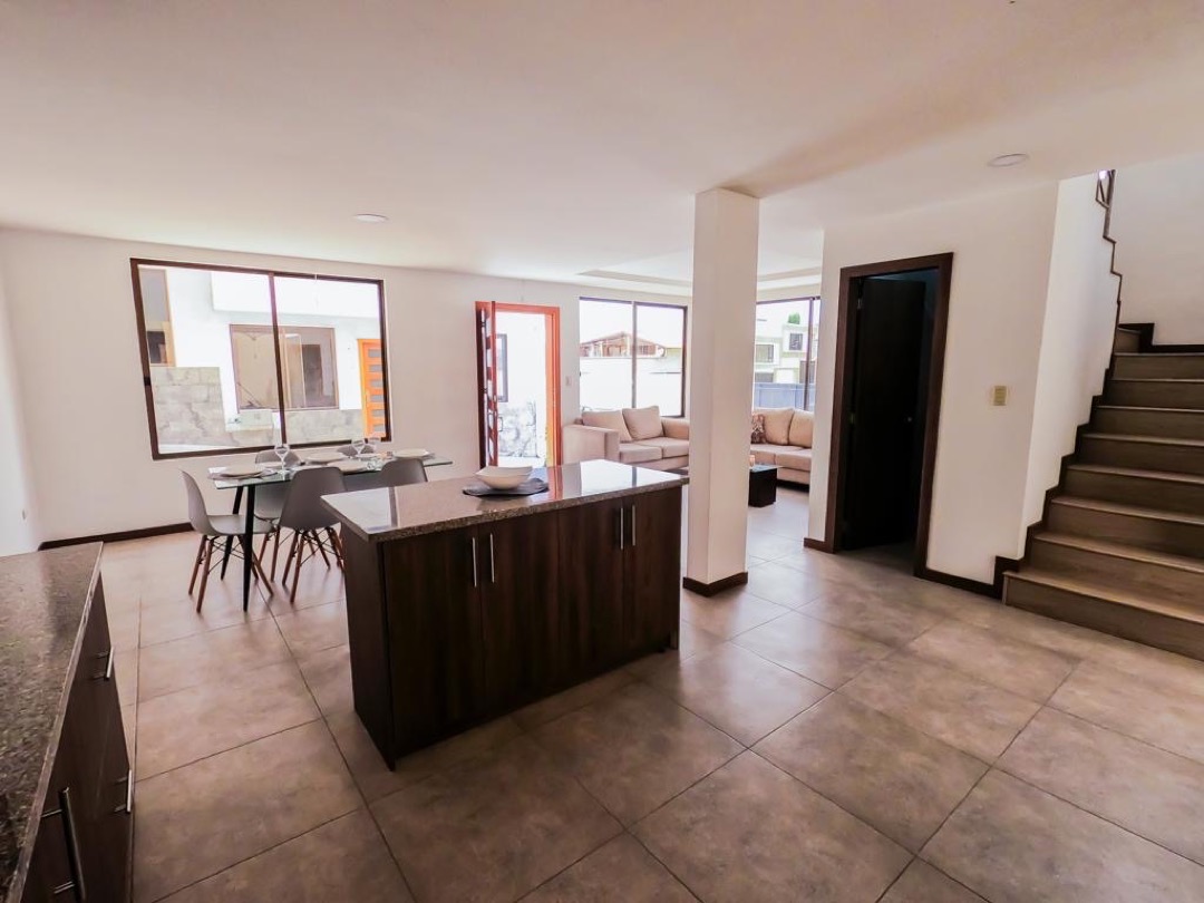 Venta de casas en Cuenca, Ecuador con crédito preferencial VIP