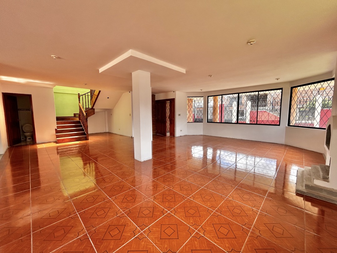 Casas comerciales de venta en Cuenca