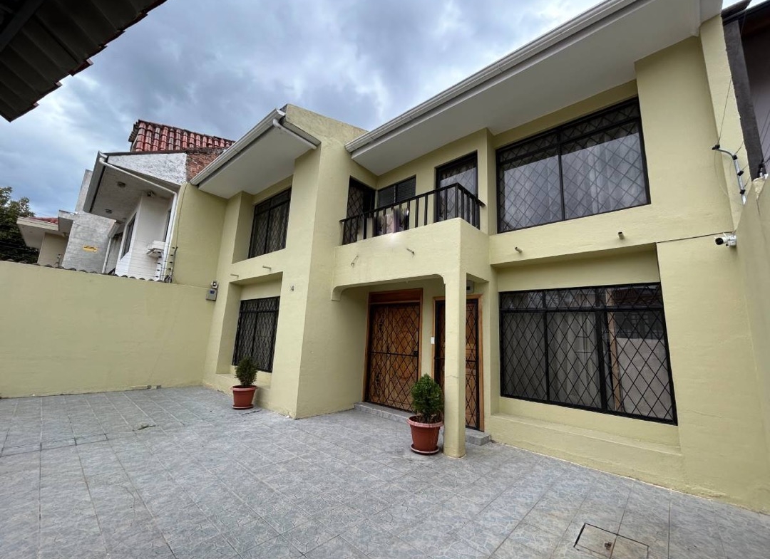 casas de venta 1 de mayo cuenca ecuador