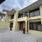 casas de venta 1 de mayo cuenca ecuador