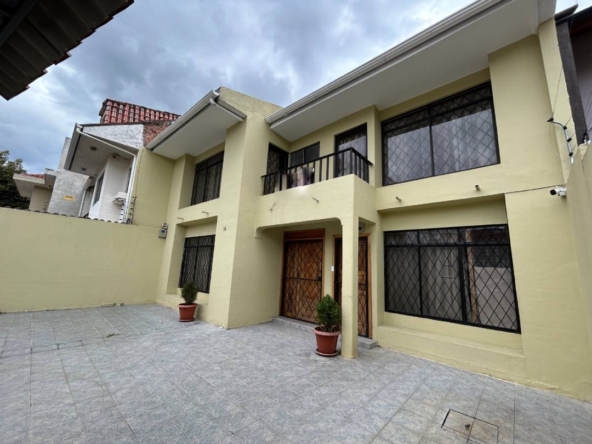 casas de venta 1 de mayo cuenca ecuador