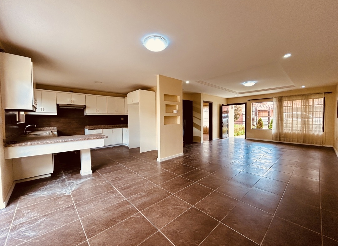 casas baratas de venta en cuenca ecuador