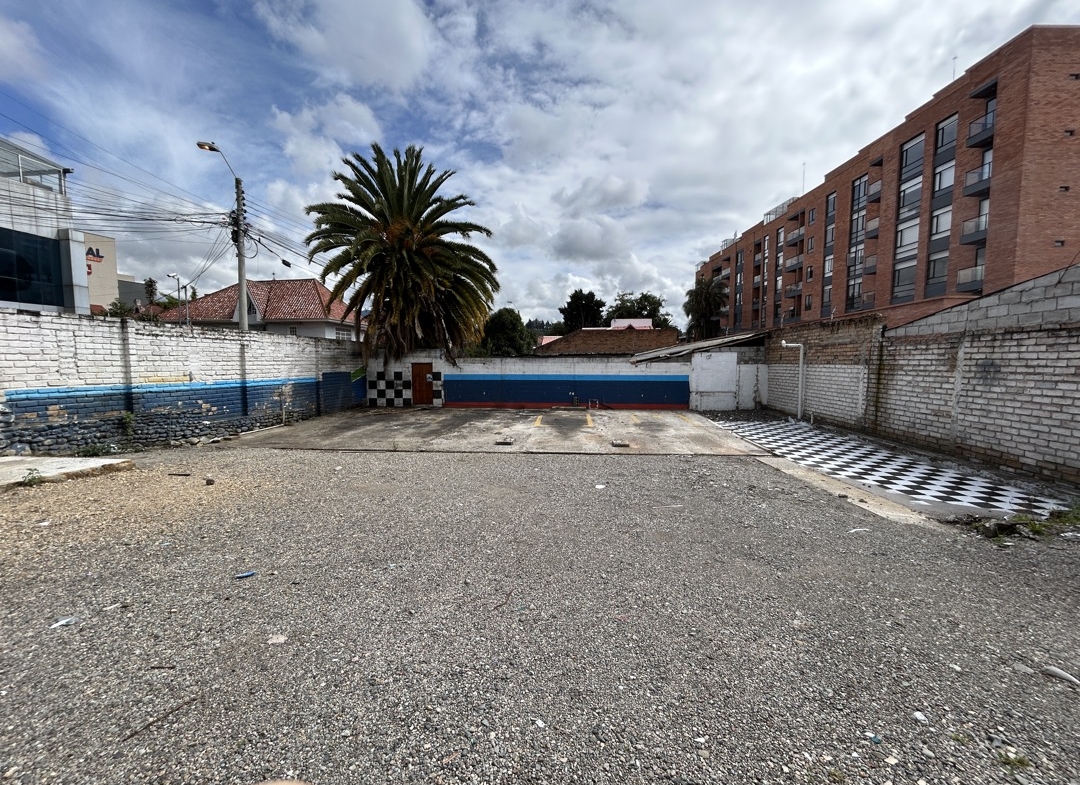 sitio comercial de venta en cuenca ecuador