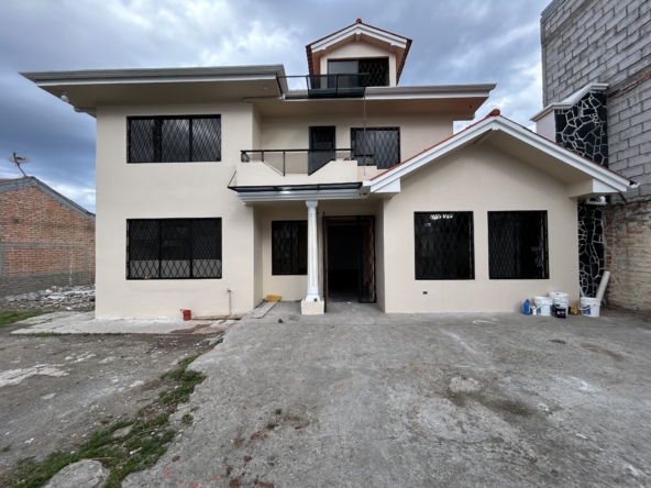 casas de venta con terreno en cuenca ecuador