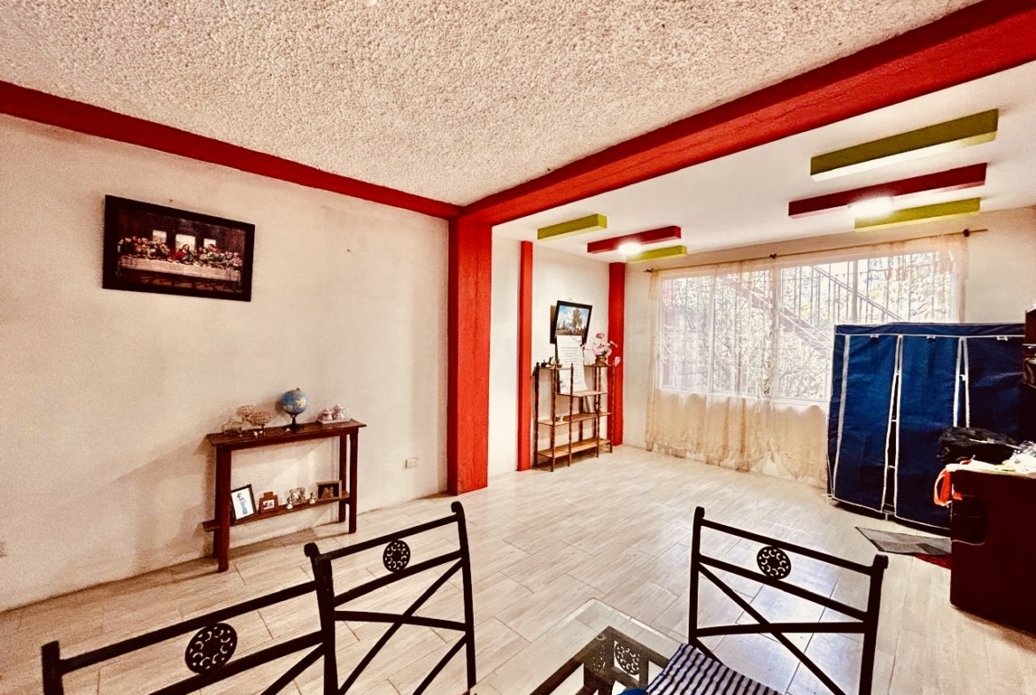 Casa con departamentos Azogues