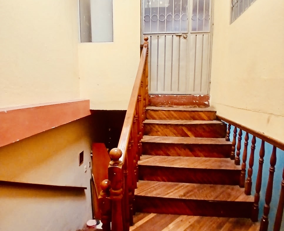 Casa con departamentos Azogues