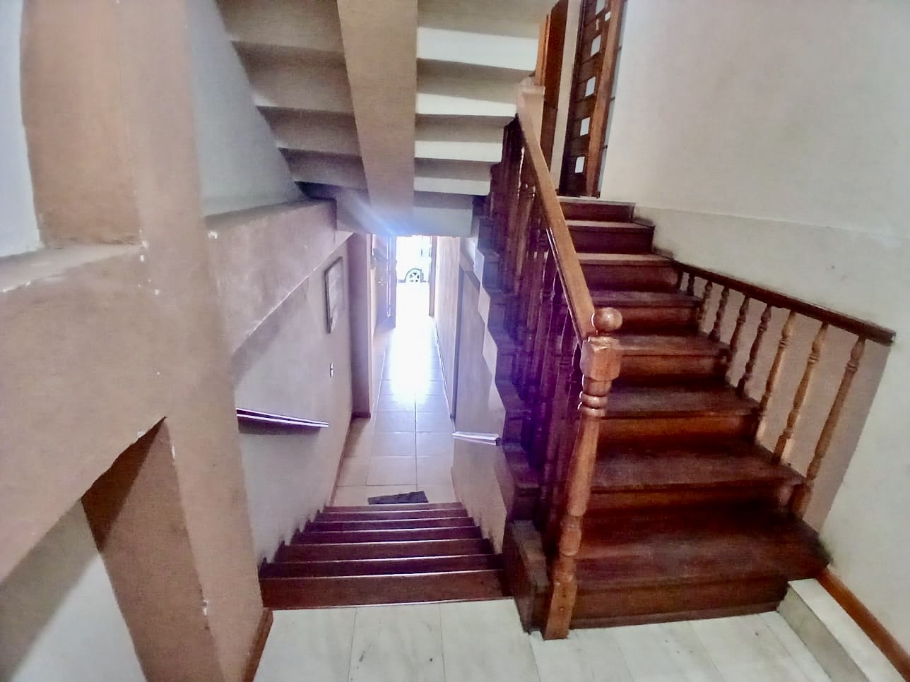 Casa con departamentos Azogues