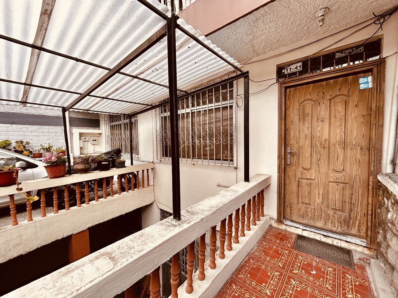 Casa con departamentos Azogues