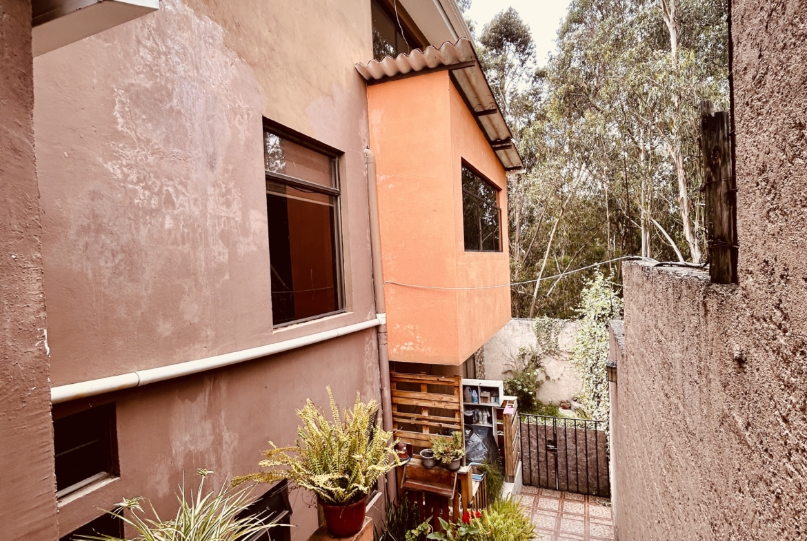 Casa 3 departamentos Cuenca Ecuador