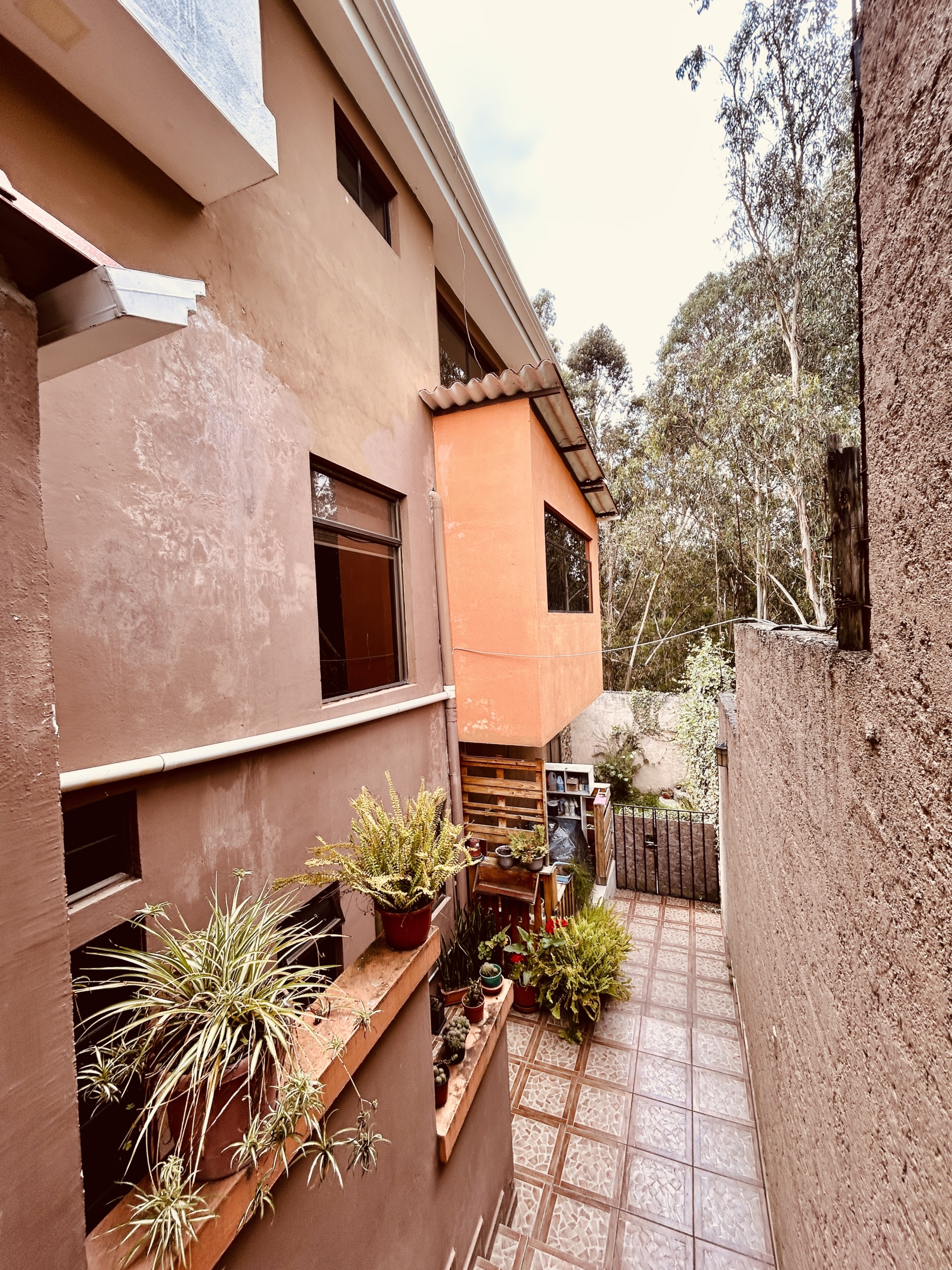 Casa 3 departamentos Cuenca Ecuador