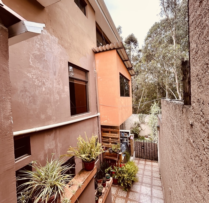 Casa 3 departamentos Cuenca Ecuador