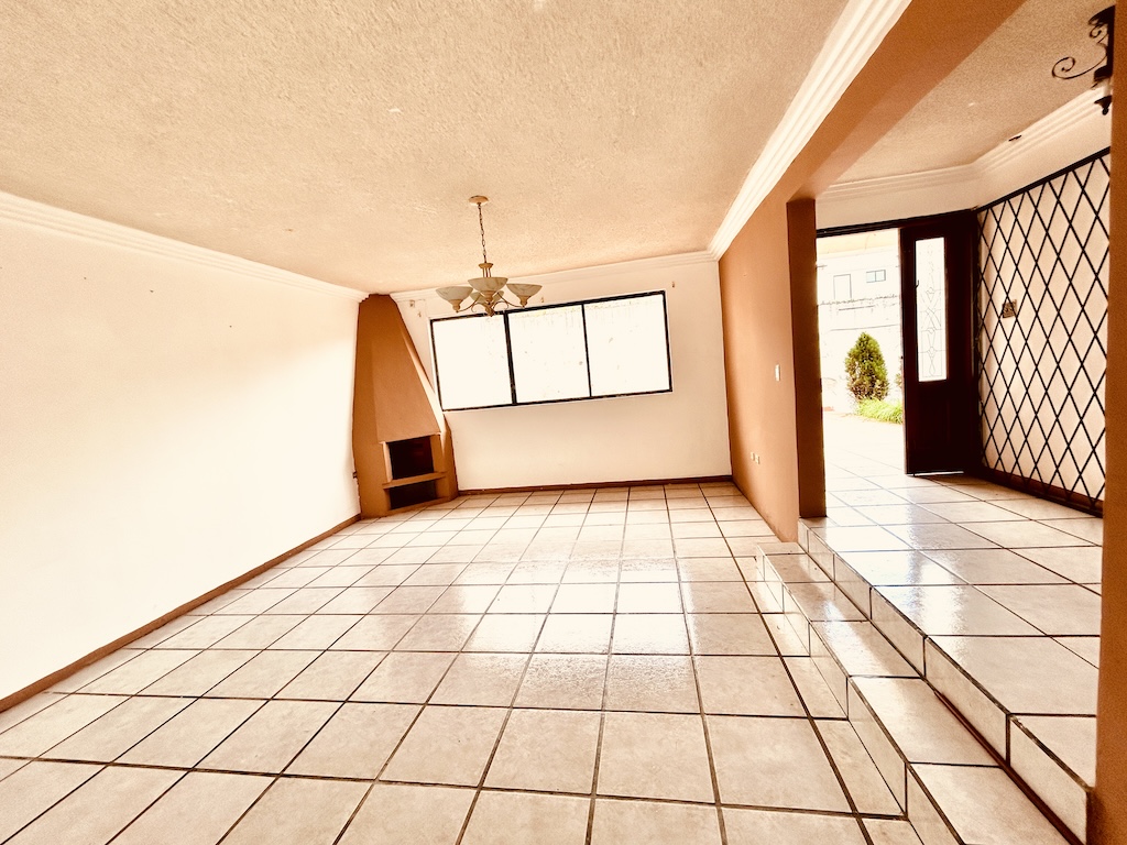casa de venta en Gapal Cuenca cerca wayra plaza
