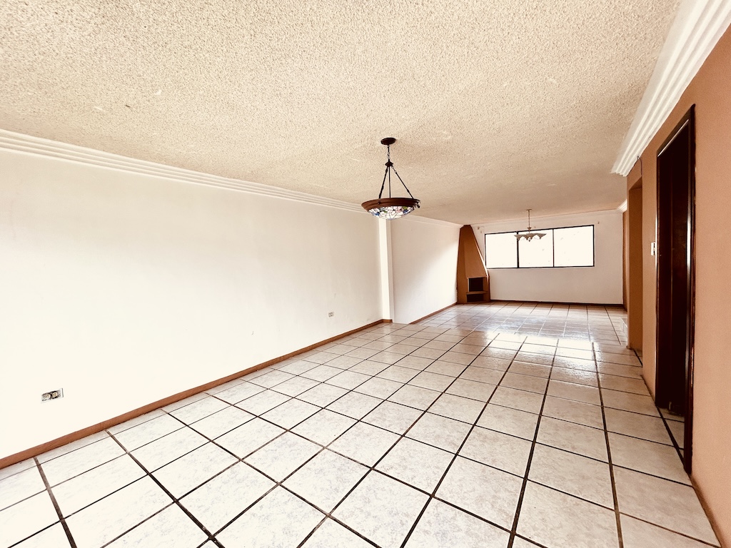 casa de venta en Gapal Cuenca cerca wayra plaza