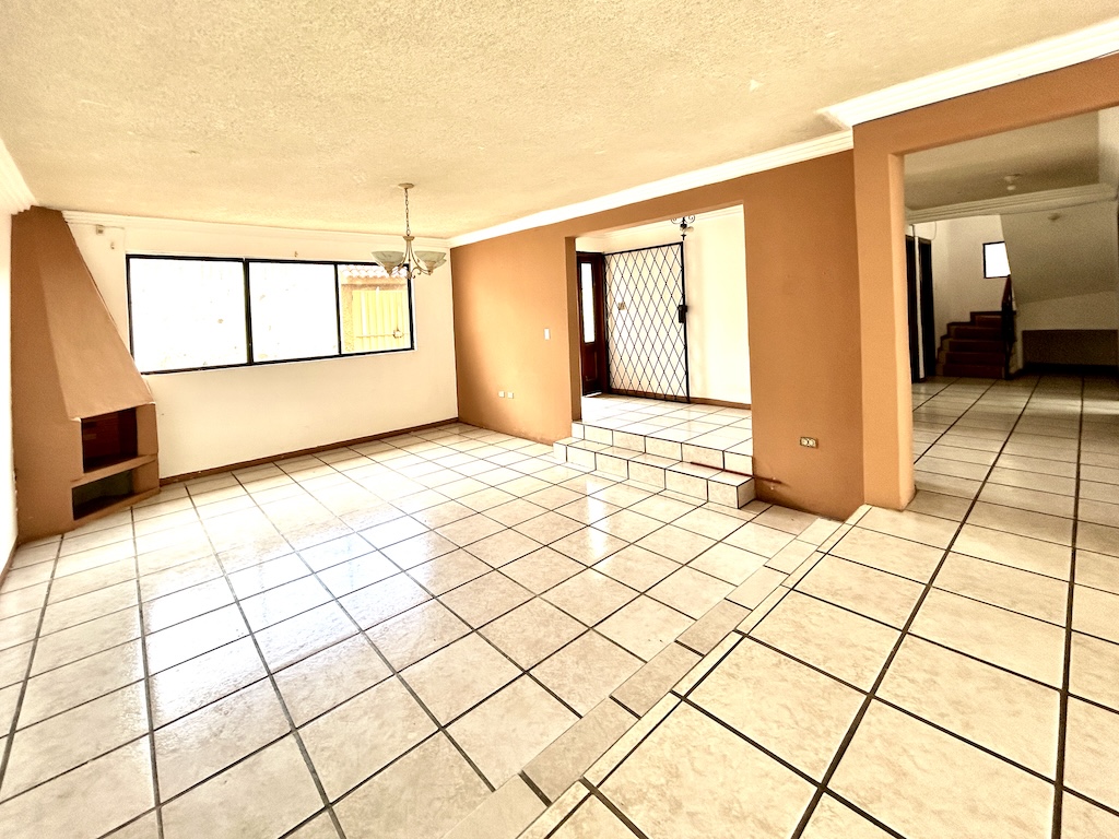 casa de venta en Gapal Cuenca cerca wayra plaza