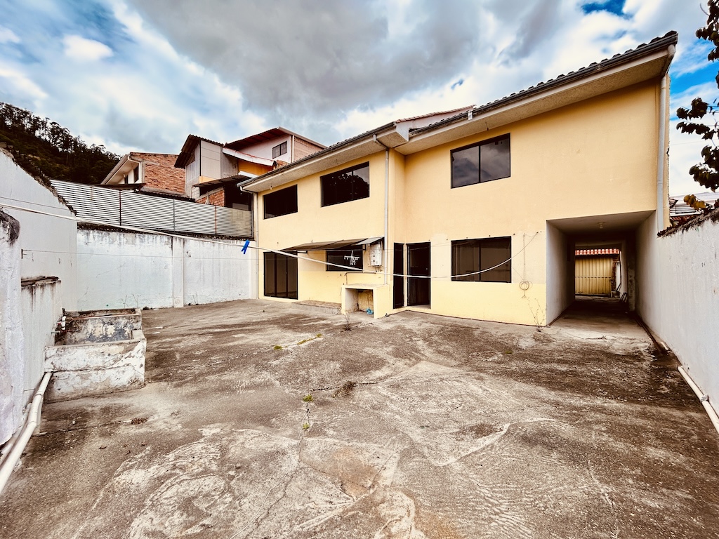 casa de venta en Gapal Cuenca cerca wayra plaza