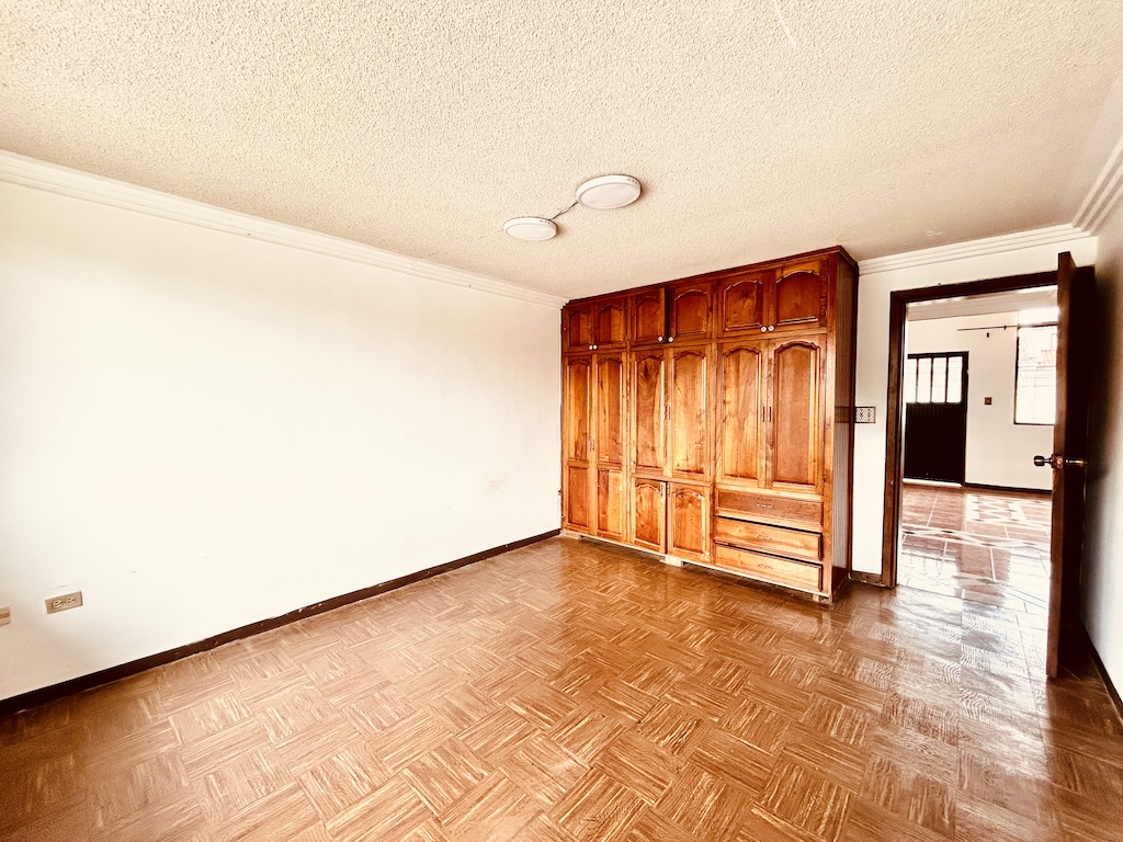 casa de venta en Gapal Cuenca cerca wayra plaza