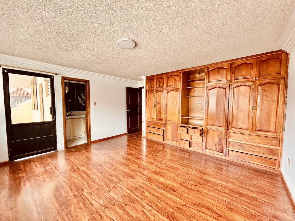 casa de venta en Gapal Cuenca cerca wayra plaza