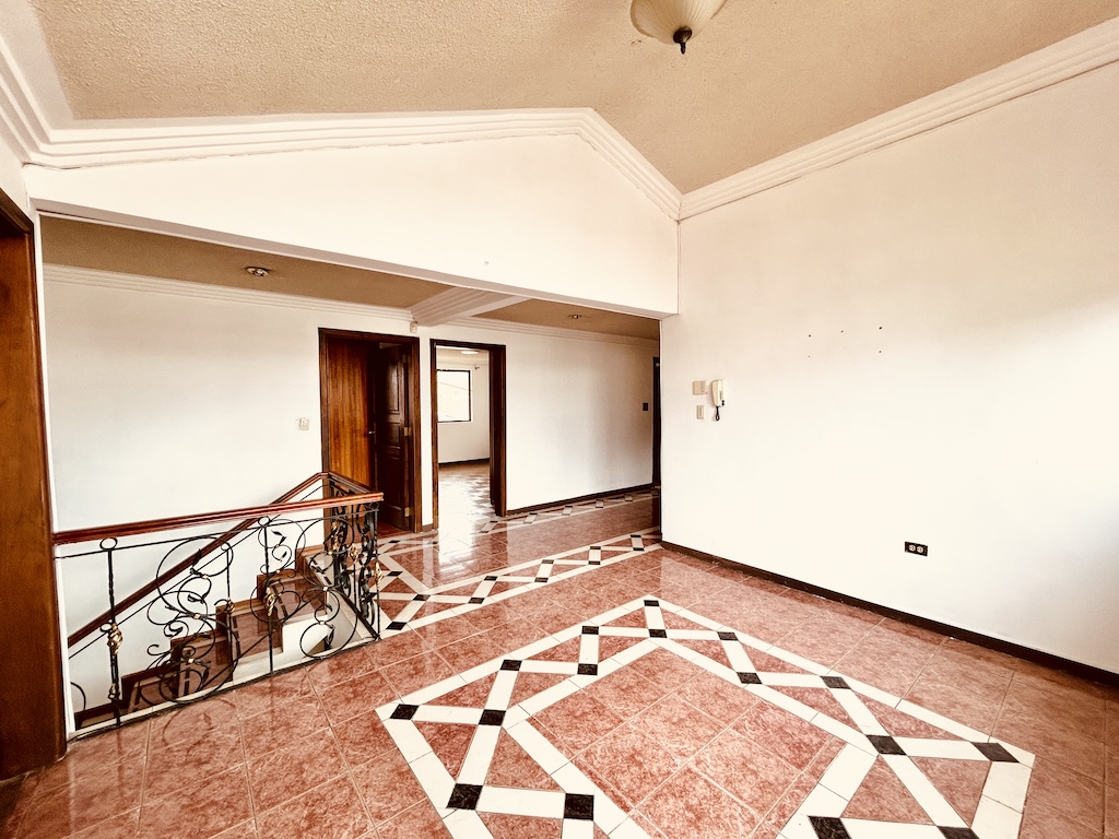 casa de venta en Gapal Cuenca cerca wayra plaza