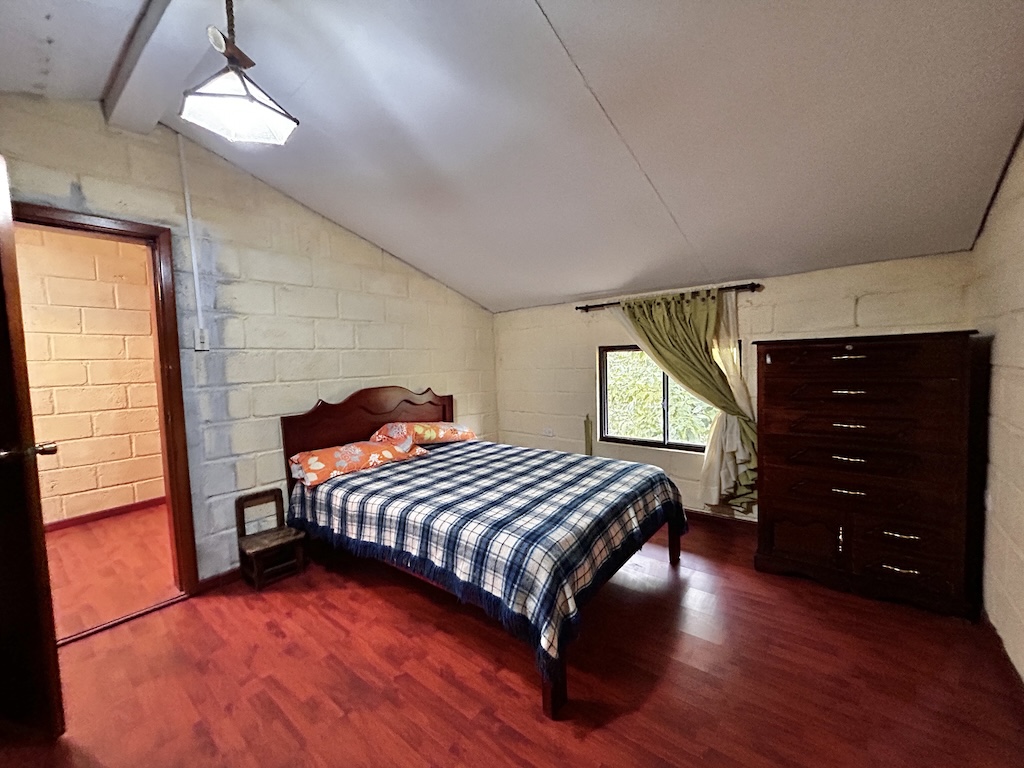 Quinta vacacional en venta cerca de Cuenca con piscina y jacuzzi