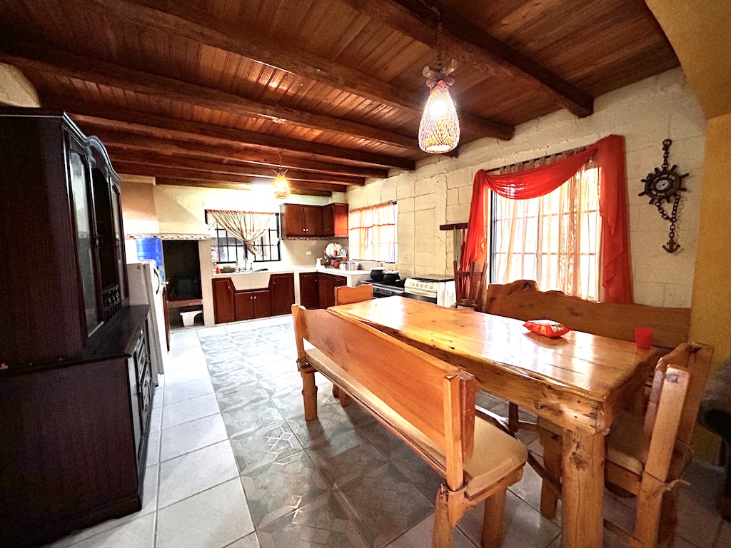 Quinta vacacional en venta cerca de Cuenca con piscina y jacuzzi