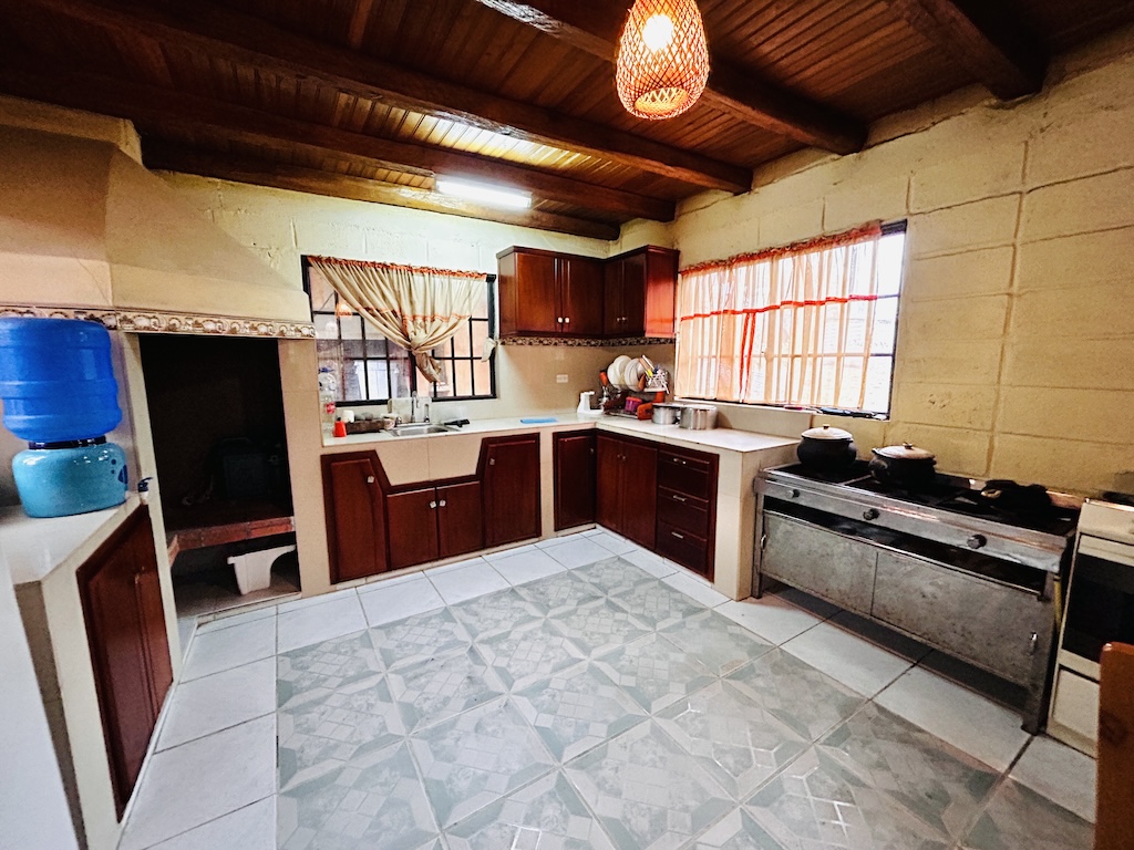 Quinta vacacional en venta cerca de Cuenca con piscina y jacuzzi