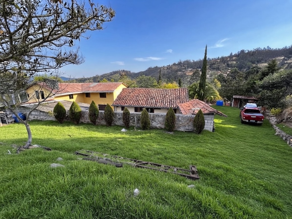 Quinta vacacional en venta cerca de Cuenca con piscina y jacuzzi