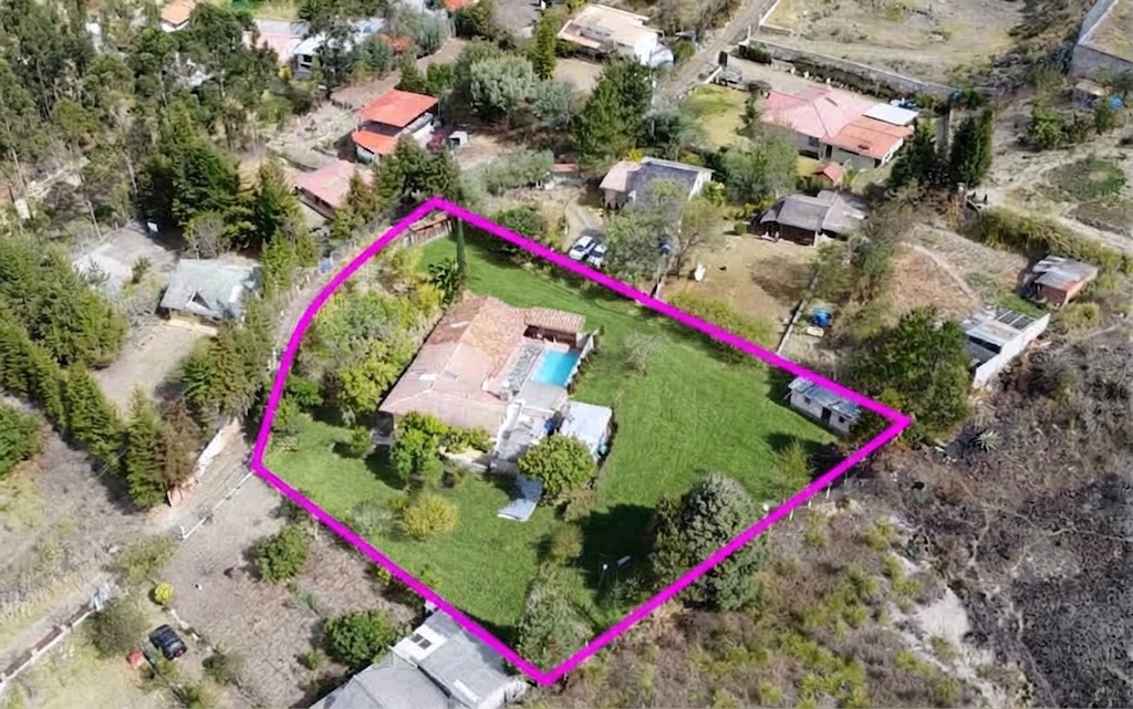 Quinta vacacional en venta cerca de Cuenca con piscina y jacuzzi