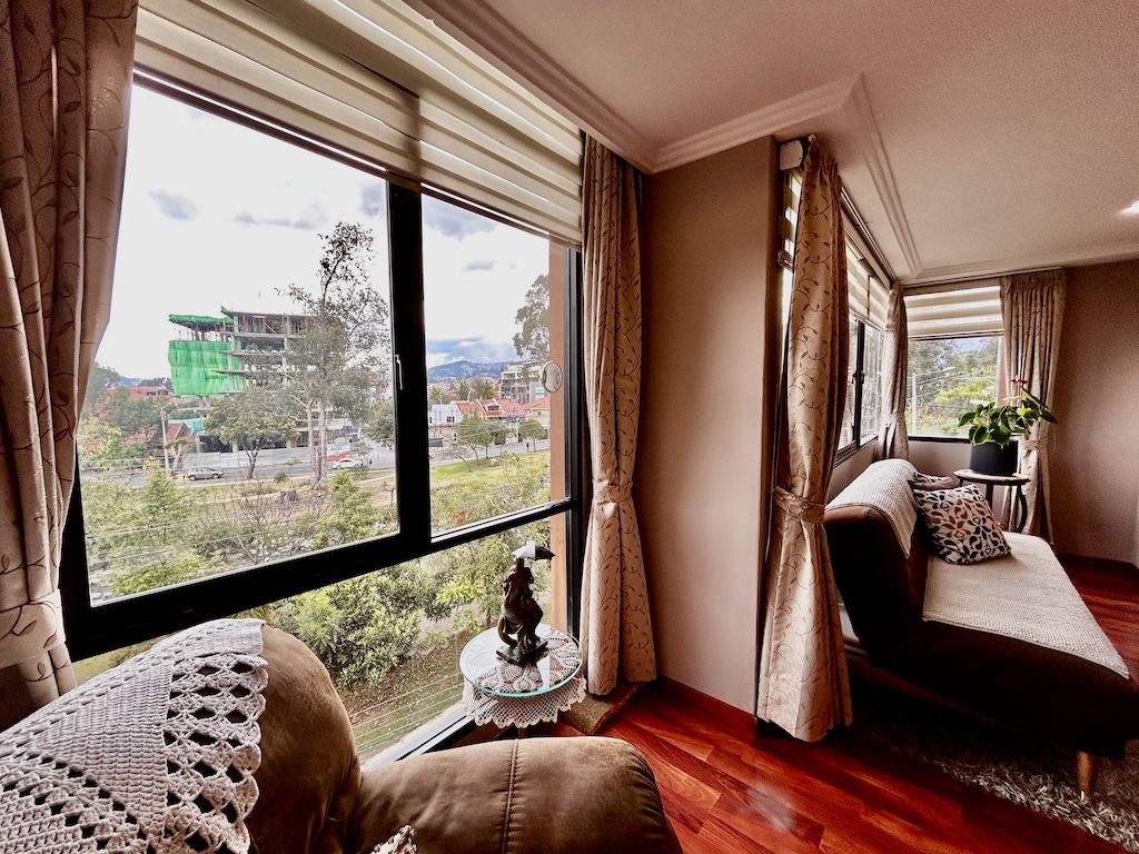 Departamento con vista al rio Cuenca Ecuador