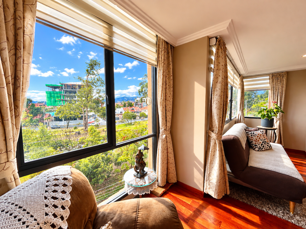 Departamento con vista al rio Cuenca Ecuador